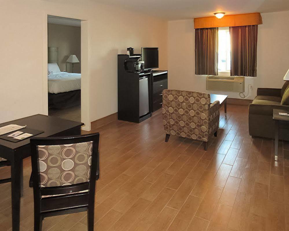 Quality Inn & Suites בייקרספילד מראה חיצוני תמונה