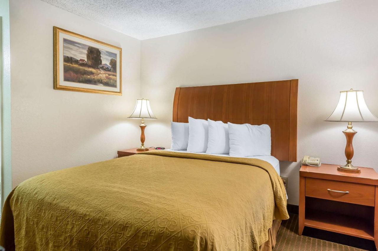 Quality Inn & Suites בייקרספילד מראה חיצוני תמונה